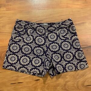 Elevenses size 4 fun pattern light weight shorts
